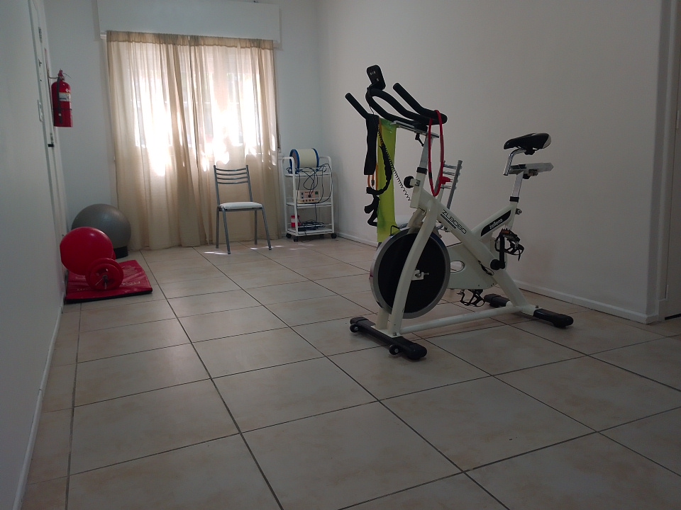 Sala de kinesiología y rehabilitación de Fisio Core en San Miguel